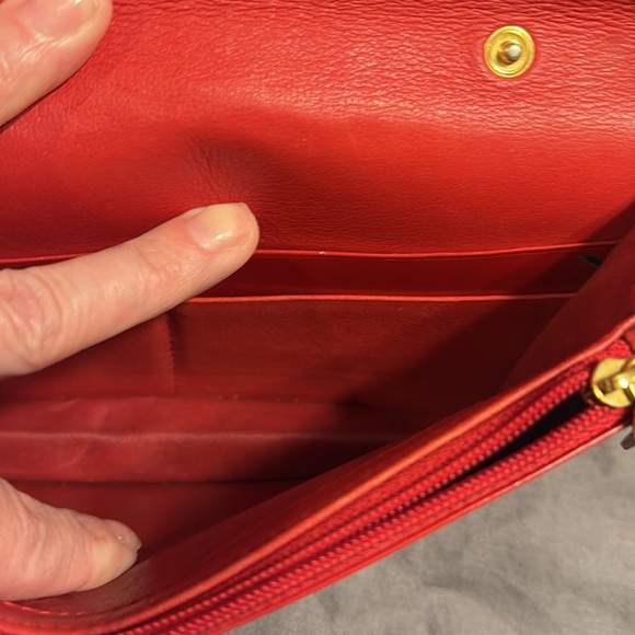 Loewe Leather Wallet, unbranded chain, wallet box & dust bag didn’t come with it - Picture 8 of 16